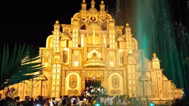 976828-durgapuna-pandal-pixabay